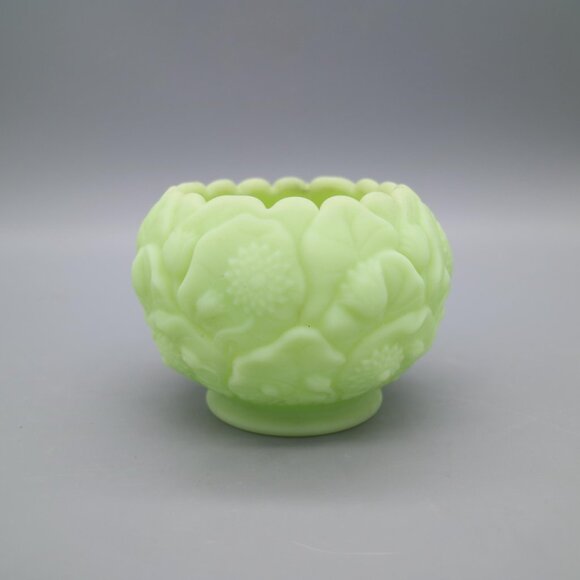 Fenton Lime Green Satin Green Custard Water Lily Flower Bowl - Picture 4 of 9